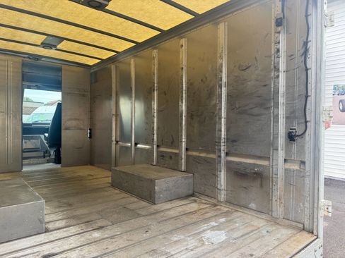 Used 2013 Ford E-350 and Econoline 350 Super Duty w/ Air Conditioning Prep Pkg image 17