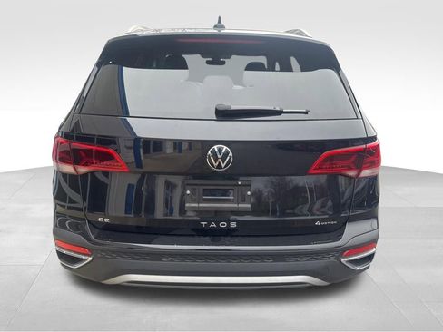 Used 2024 Volkswagen Taos SE image 5