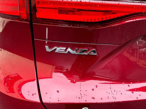 Certified 2024 Toyota Venza LE AWD/4WD image 10