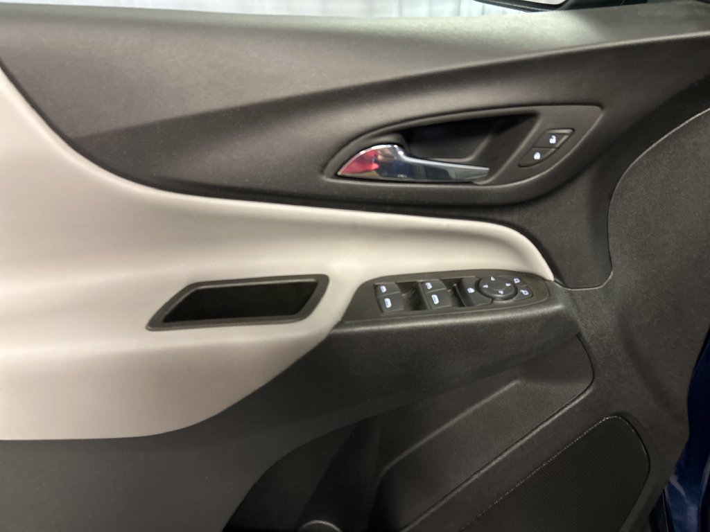 Used 2023 Chevrolet Equinox LS w/ LS Convenience Package FWD image 12