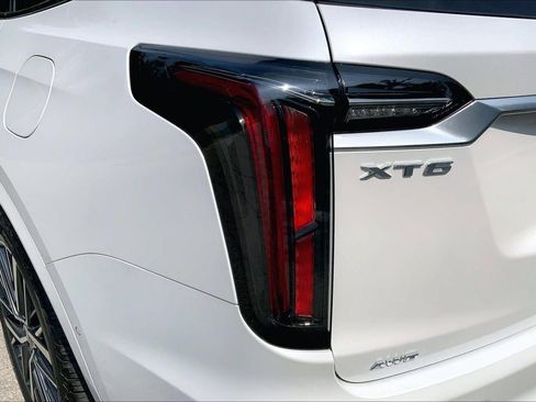 Certified 2025 Cadillac XT6 Sport w/ Technology Package AWD/4WD image 29