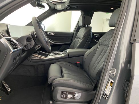 New 2026 BMW X7 M60i w/ Executive Package image 4