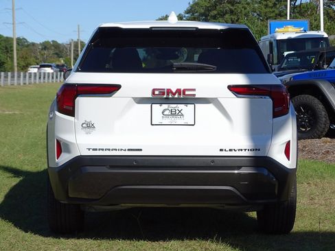 Used 2025 GMC Terrain Elevation image 5