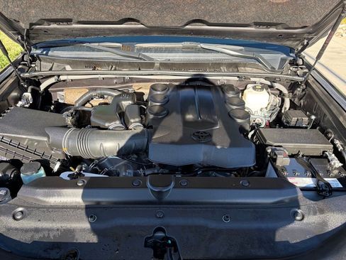 Used 2023 Toyota 4Runner Limited AWD/4WD image 13
