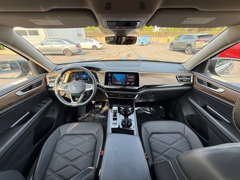 Used 2024 Volkswagen Atlas SE FWD image 22