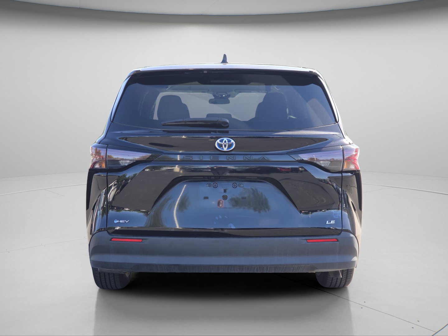 Used 2025 Toyota Sienna LE FWD image 20