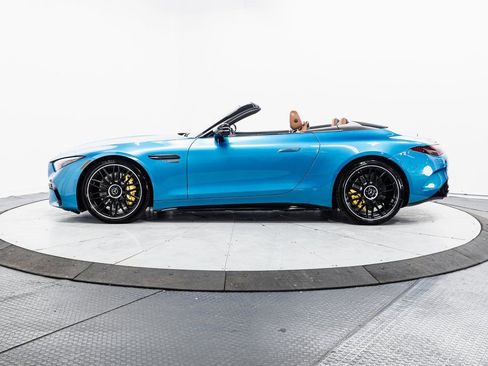 Used 2022 Mercedes-Benz SL 63 AMG 4MATIC w/ Driver Assistance Package image 5