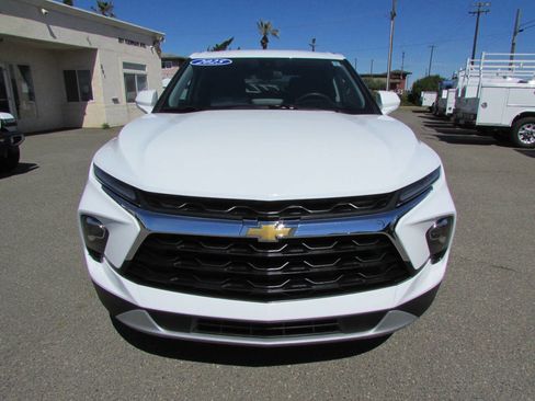 Used 2025 Chevrolet Blazer LT FWD image 4