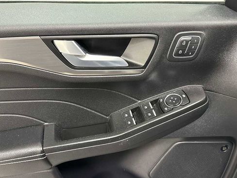 Used 2021 Ford Escape Titanium image 15