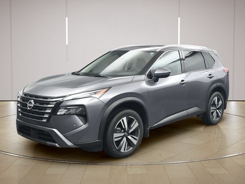 Certified 2025 Nissan Rogue SL w/ SL Premium Package AWD/4WD image 3