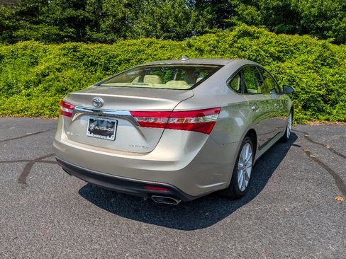 Used 2015 Toyota Avalon Limited FWD image 5