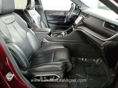 Used 2021 Jeep Grand Cherokee L Overland w/ Luxury Tech Group IV AWD/4WD image 22