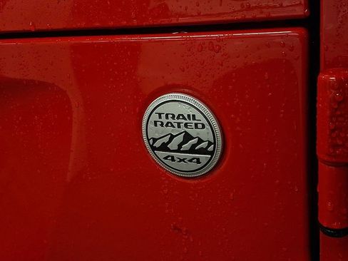 Used 2024 Jeep Wrangler Sahara image 30