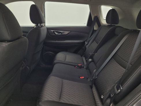 Used 2018 Nissan Rogue S AWD/4WD image 18