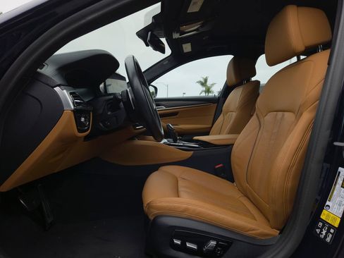 Used 2023 BMW M550i xDrive w/ Executive Package AWD/4WD image 8