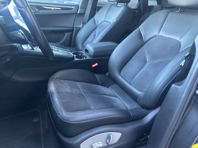 Used 2021 Porsche Macan AWD/4WD image 13