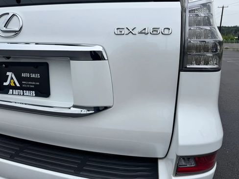 Used 2014 Lexus GX 460 w/ Premium Package AWD/4WD image 16