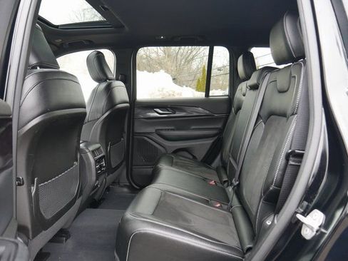 Used 2023 Jeep Grand Cherokee Altitude image 14