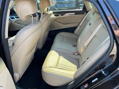 Used 2018 Genesis G80 3.8 RWD image 12