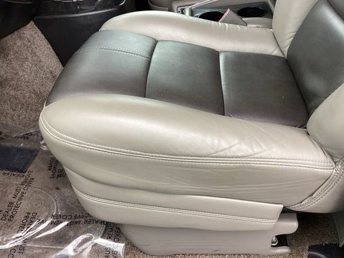 Used 2018 Chevrolet Express 2500 w/ Enhanced Convenience Package image 11