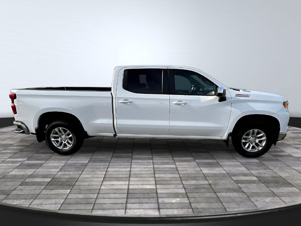 Used 2023 Chevrolet Silverado 1500 LT AWD/4WD image 8