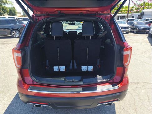 Used 2018 Ford Explorer XLT w/ Equipment Group 202A FWD image 13