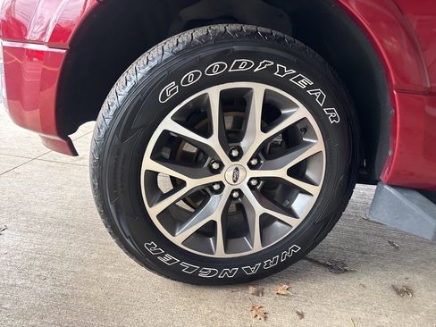 Used 2017 Ford Expedition XLT w/ Equipment Group 202A image 34