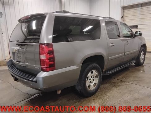 Used 2008 Chevrolet Suburban LT image 3