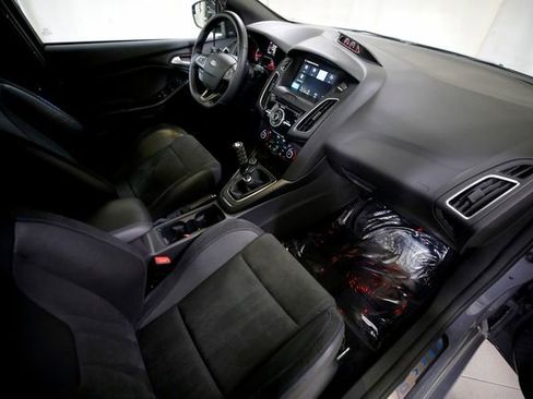 Used 2017 Ford Focus RS image 5