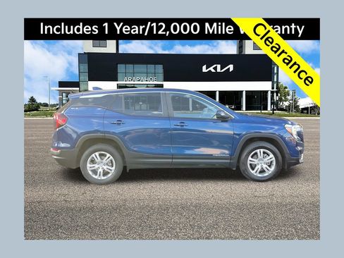 Used 2022 GMC Terrain SLE AWD/4WD image 1