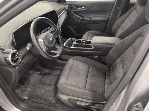 Used 2025 Chevrolet Equinox LT AWD/4WD image 9