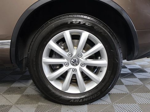 Used 2012 Volkswagen Touareg Sport AWD/4WD image 16