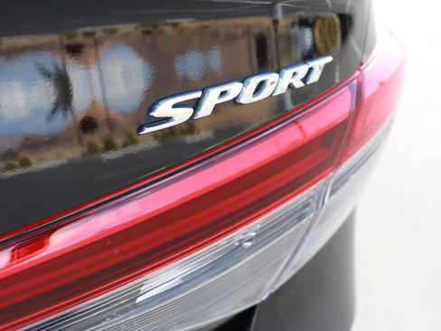 Used 2023 Honda Civic Sport image 8