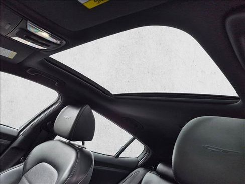 Used 2018 Kia Stinger GT2 AWD/4WD image 15