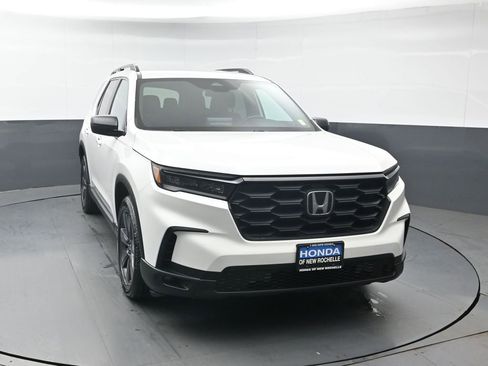 Certified 2023 Honda Pilot Sport image 10