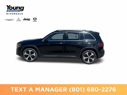 Used 2025 Mercedes-Benz GLB 250 4MATIC image 2