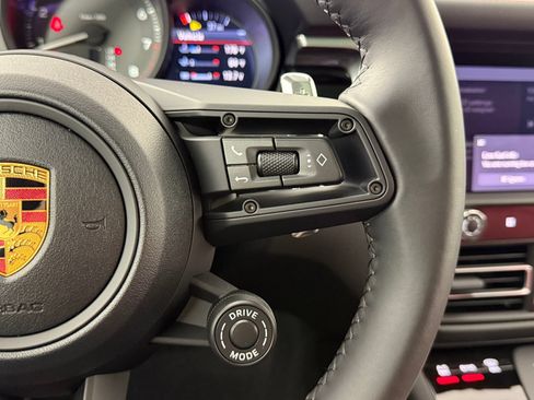 Certified 2026 Porsche Macan AWD/4WD image 28