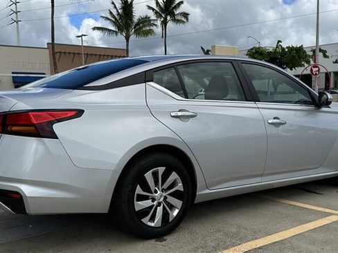 Used 2022 Nissan Altima 2.5 S FWD image 5