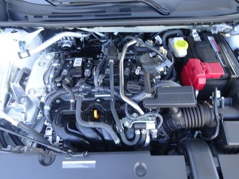 Used 2025 Nissan Sentra SV FWD image 11