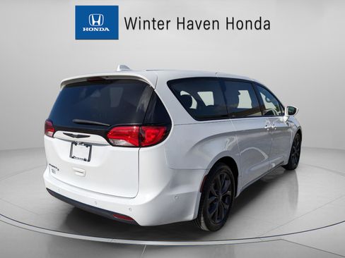 Used 2019 Chrysler Pacifica Touring Plus w/ Advanced Safetytec Group image 8