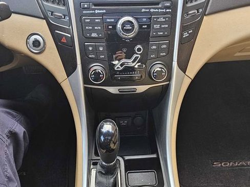 Used 2011 Hyundai Sonata Limited FWD image 13