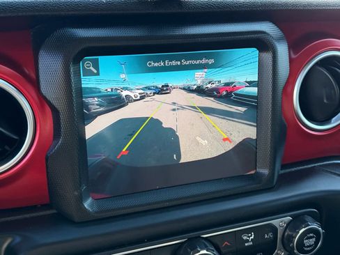 Used 2021 Jeep Gladiator Rubicon image 19