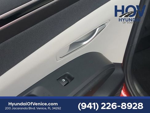 Certified 2023 Hyundai Tucson SEL w/ Convenience Package FWD image 17