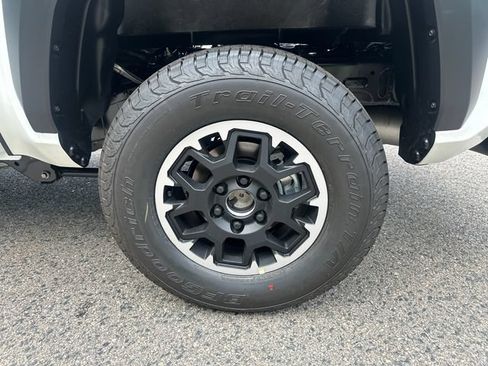 New 2026 Toyota Tacoma TRD Off-Road AWD/4WD image 12