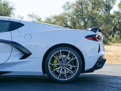 Used 2023 Chevrolet Corvette Stingray Premium Cpe w/ Z51 Performance Package image 23