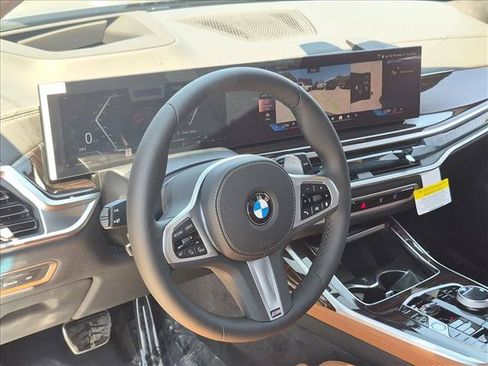 New 2027 BMW X7 xDrive40i w/ M Sport Package AWD/4WD image 3