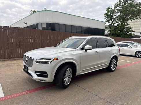 Used 2017 Volvo XC90 T6 Inscription w/ Vision Package AWD/4WD image 2