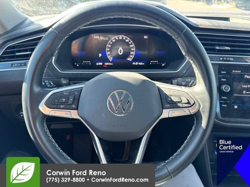 Used 2023 Volkswagen Tiguan SE w/ Panoramic Sunroof Package AWD/4WD image 17
