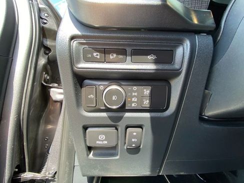 Used 2021 Ford F150 Platinum image 18