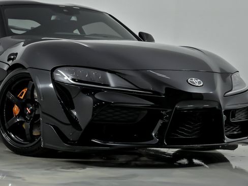 Used 2020 Toyota Supra RWD image 3